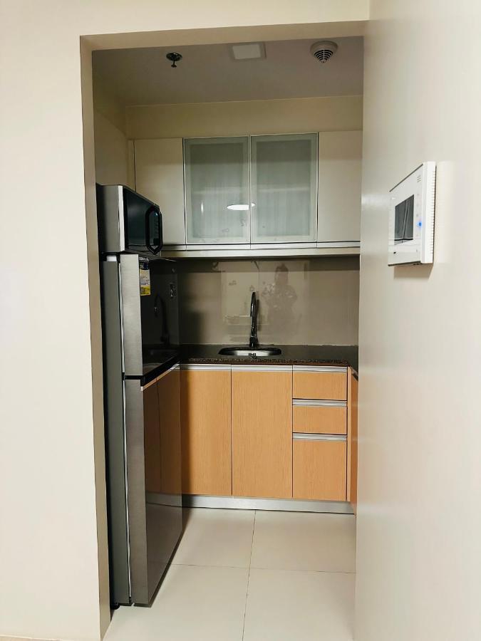 81 Newport Condominium Cluster 5 3A By Rechelle Nunag Pasay Exterior photo