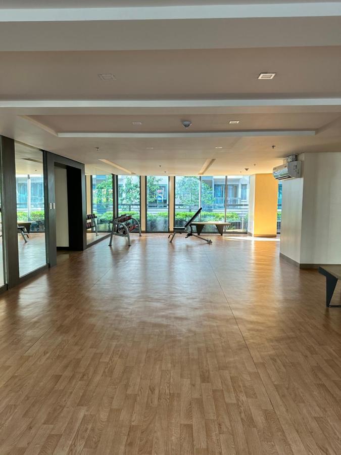 81 Newport Condominium Cluster 5 3A By Rechelle Nunag Pasay Exterior photo